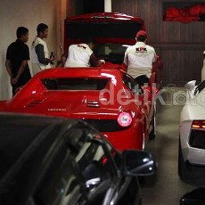 Brumm! Ferrari Adik Atut Sering Digeber di Sekitaran Kompleks