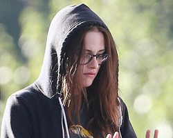 Mengintip Seksinya Kristen Stewart di Lokasi Syuting Film Terbaru