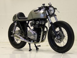 Honda CB450 Cafe Racer Klasik yang Elegan