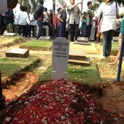 Chaerul Umam Diantarkan ke Peristirahatan Terakhir