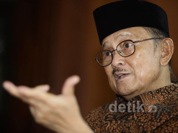 Habibie Bicara Asal Mula Industri Dirgantara