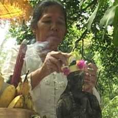 Mandikan Patung Dewi Sri Ritual Selamatkan Sumber Air Telaga Buret