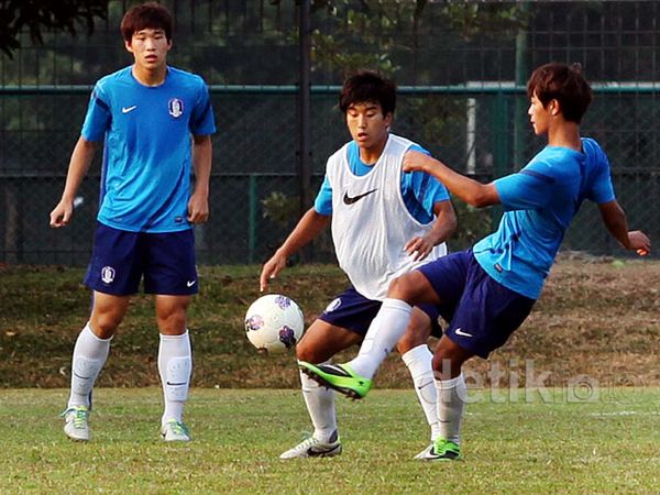 Timnas Korsel U-19 Berlatih di Senayan