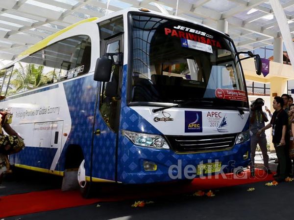 Bus Bio Diesel Diluncurkan di KTT APEC 2013
