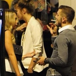 Tertangkap Kamera Sedang Merokok, Wilshere Bikin Wenger Kesal