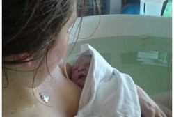 Melahirkan dengan Waterbirth, Terdengar Mutakhir Tapi Jangan Asal Dijalani