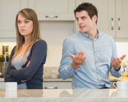 4 Tips Hadapi Sikap Kekasih yang Posesif