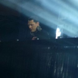 DJ Tiesto Sukses Menggoyang Jakarta