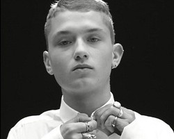 Like Father Like Son, Putra Tampan Jude Law Bintangi Film Fashion