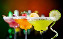 Cocktail Diracik Cepat Oleh Robot Bartender Ini