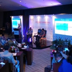 CEO Perusahaan Besar Kumpul Bareng Anak Muda Bahas UMKM di APEC 2013