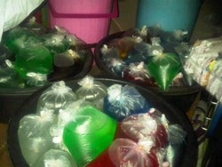 Polisi Gelar Razia, Puluhan Bungkus Miras Diamankan di Jl Asia Afrika