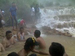 Segar, Berakhir Pekan di Sumber Mata Air Panas Gunung Kelud