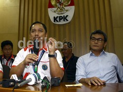 BNN Periksa Urine Akil Mochtar