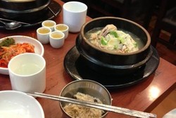 Riset: Biar Makanan Tak Bikin Gemuk, Difoto Dulu Baru Disantap