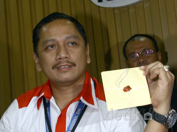 Narkoba Akil Mochtar Positif Ganja&Ekstasi