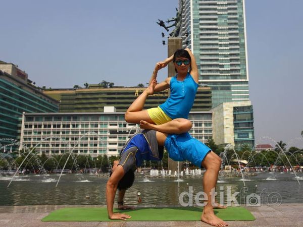 Akrobatik Yoga