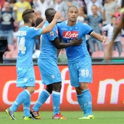Napoli Bekuk Livorno 4-0