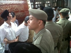 Lokasi Istigotsah 100 Meter dari Rumah, Atut Naik Land Cruiser