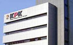 Geber Penyidikan Suap Ketua MK, KPK Periksa Ajudan Akil Mochtar