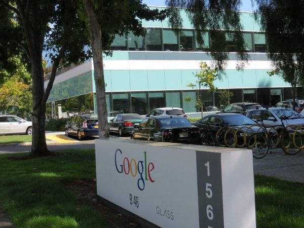 Jalan-jalan di Kantor Google yang Luas & Nyaman