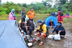 Kemping Ceria di Kawah Ratu Sukabumi