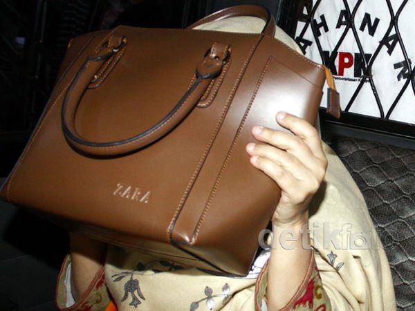 Susi Tur Andayani Diperiksa untuk Akil Mochtar