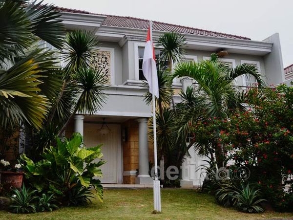 Rumah Mewah Airin Sepi