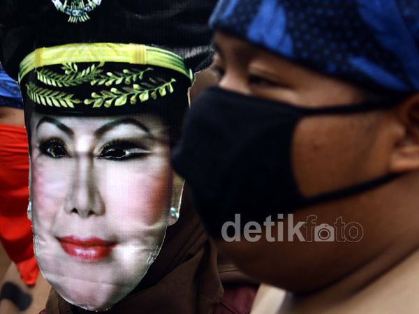 Mahasiswa Banten Demo Atut