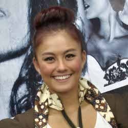 Agnes Monica Akan Kolaborasi dengan All 4 One