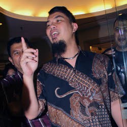 Keluarga Korban Masih Tuntut Kejelasan Janji Ahmad Dhani