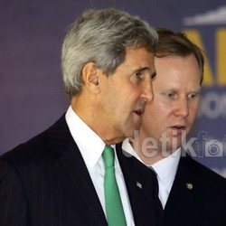 Menlu AS: Atas Nama Obama, Saya Desak APEC Bersinergi dengan Swasta