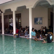 Risma Tawari Warga Aspol Ketintang Korban Kebakaran Tinggal di Rusunawa