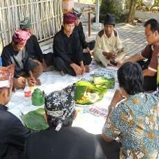 Tumpeng Sedekah Sewu Demi Keselamatan Desa