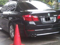 Ini Komentar OJK Soal Mobil Dinas BMW Seri 5 dan Rumah Dinas