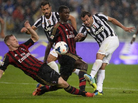 Juve Taklukkan Milan 3-2
