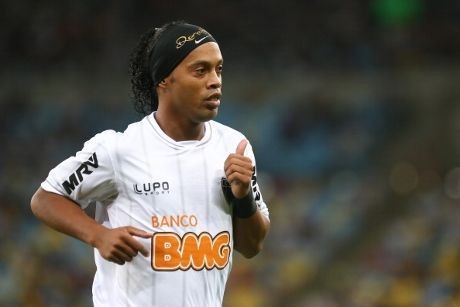 Ronaldinho Ingin Akhiri Karier di PSG