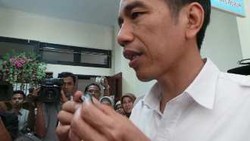  Sidak ke Kelurahan Cibubur, Jokowi Terkesima Ada Permen dan Air Minum