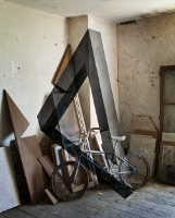 Ilusi Optik di Bangunan Terlantar