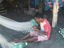 Kisah Nelayan Pemburu Paus di Lamalera