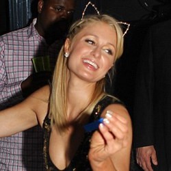 Paris Hilton Bicara Soal Lagu dan Album Barunya