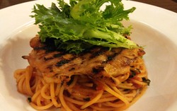Gelato Bar: Gurih Enak, Spaghetti Napolitana dengan Topping Grilled Chicken