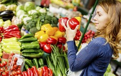 Mau Berhemat? Lakukan Cara Ini Saat Belanja Bahan Makanan (1)