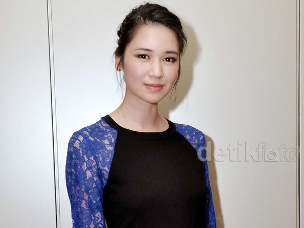 Laura Basuki Masih Tunda Momongan