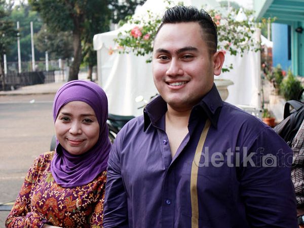 Kebahagiaan Nassar dan Muzdhalifah Sambut Buah Hati