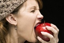 Ini Alasannya Apel Segar Lebih Sehat Daripada Jus Apel