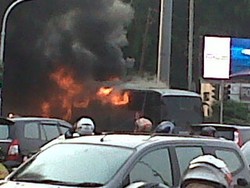 Bus TransJ Terbakar Hebat di Persimpangan Tamini Square