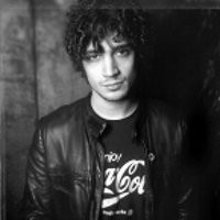 Seni Instalasi Publik Buatan Drummer Band The Strokes