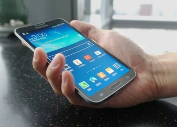 Galaxy Round, Android Layar Lengkung Pertama