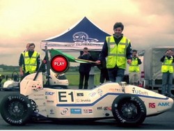 Mahasiswa Pecahkan Rekor Akselerasi Mobil Listrik